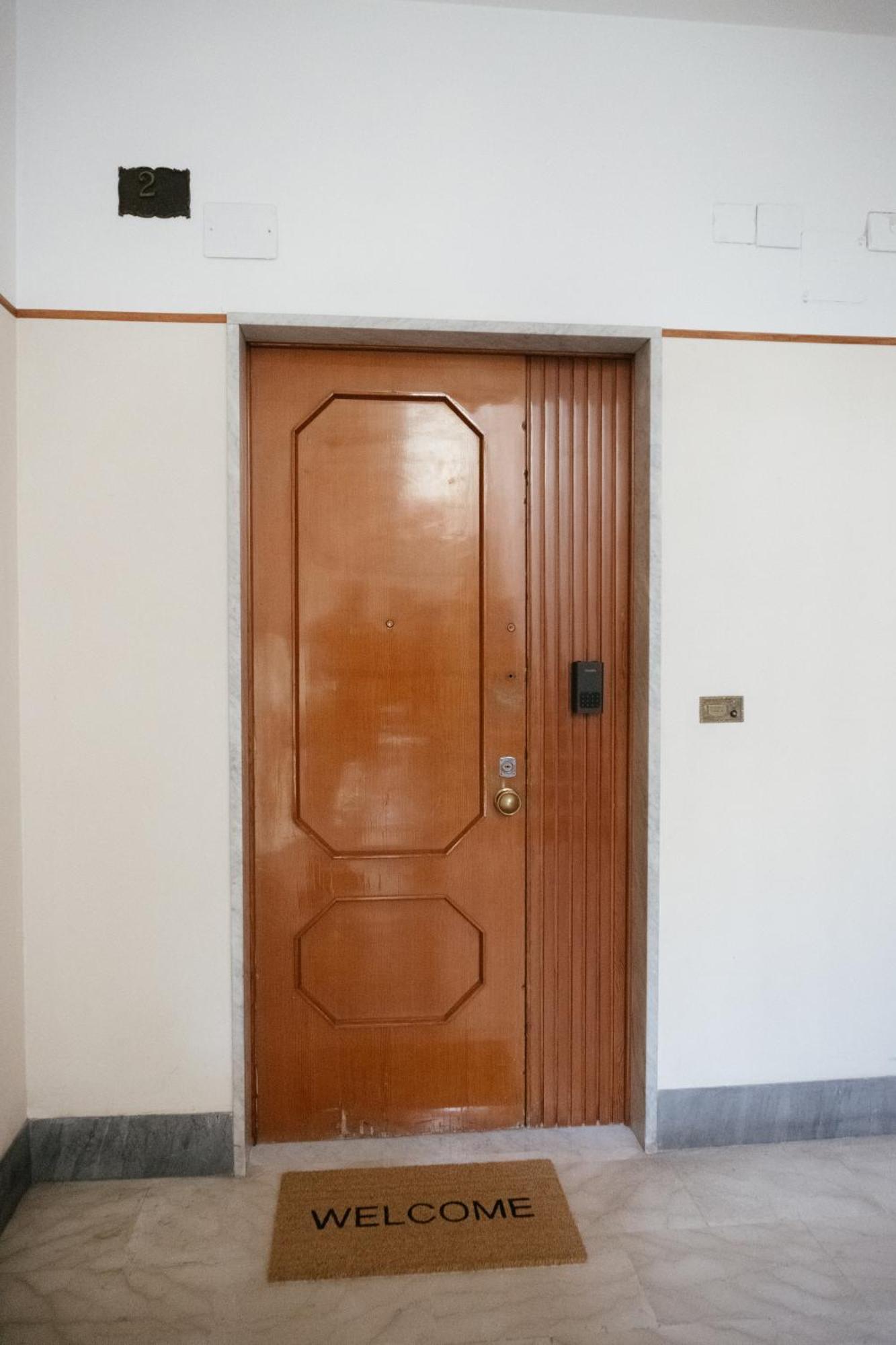 Domus Aurea Relax Room Salerno Eksteriør billede