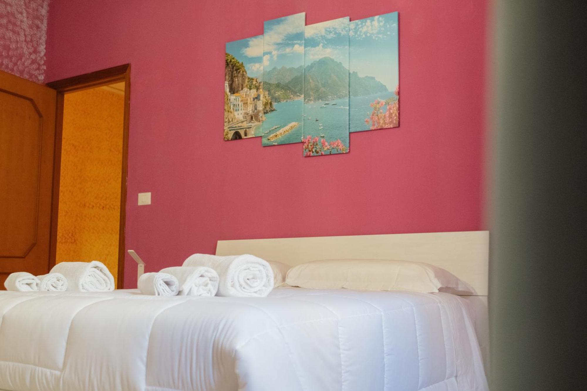 Domus Aurea Relax Room Salerno Eksteriør billede