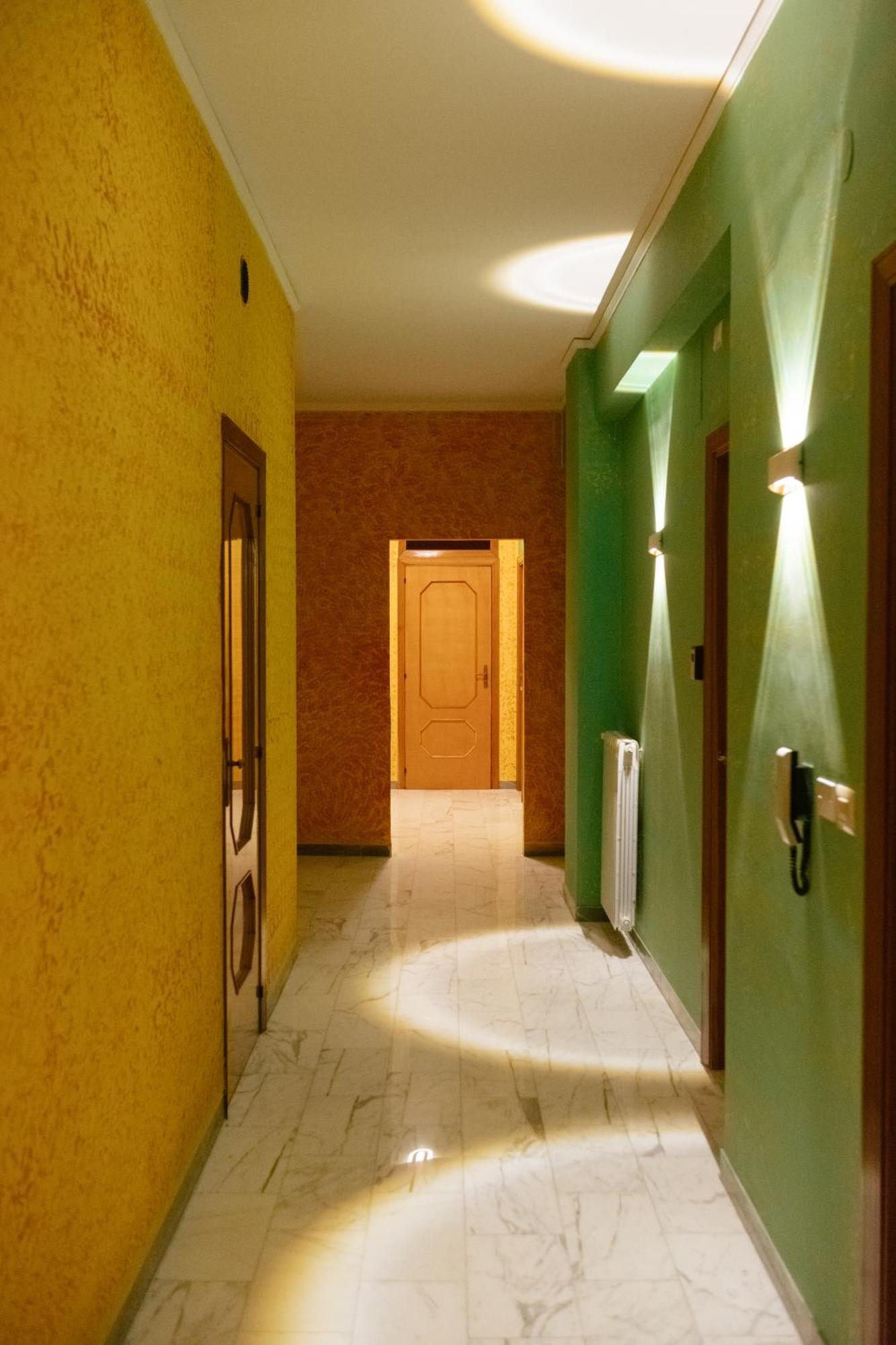 Domus Aurea Relax Room Salerno Eksteriør billede
