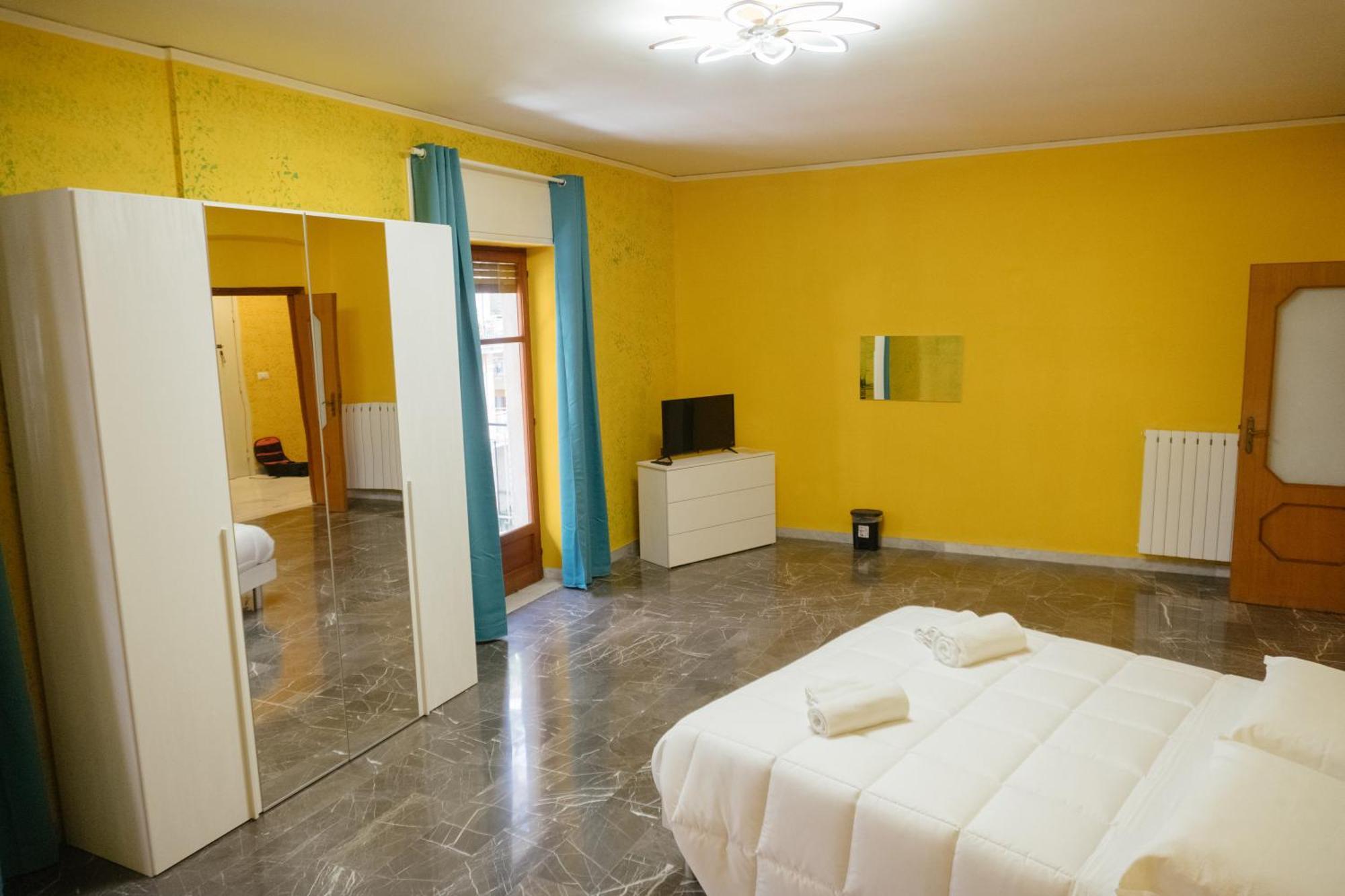 Domus Aurea Relax Room Salerno Eksteriør billede