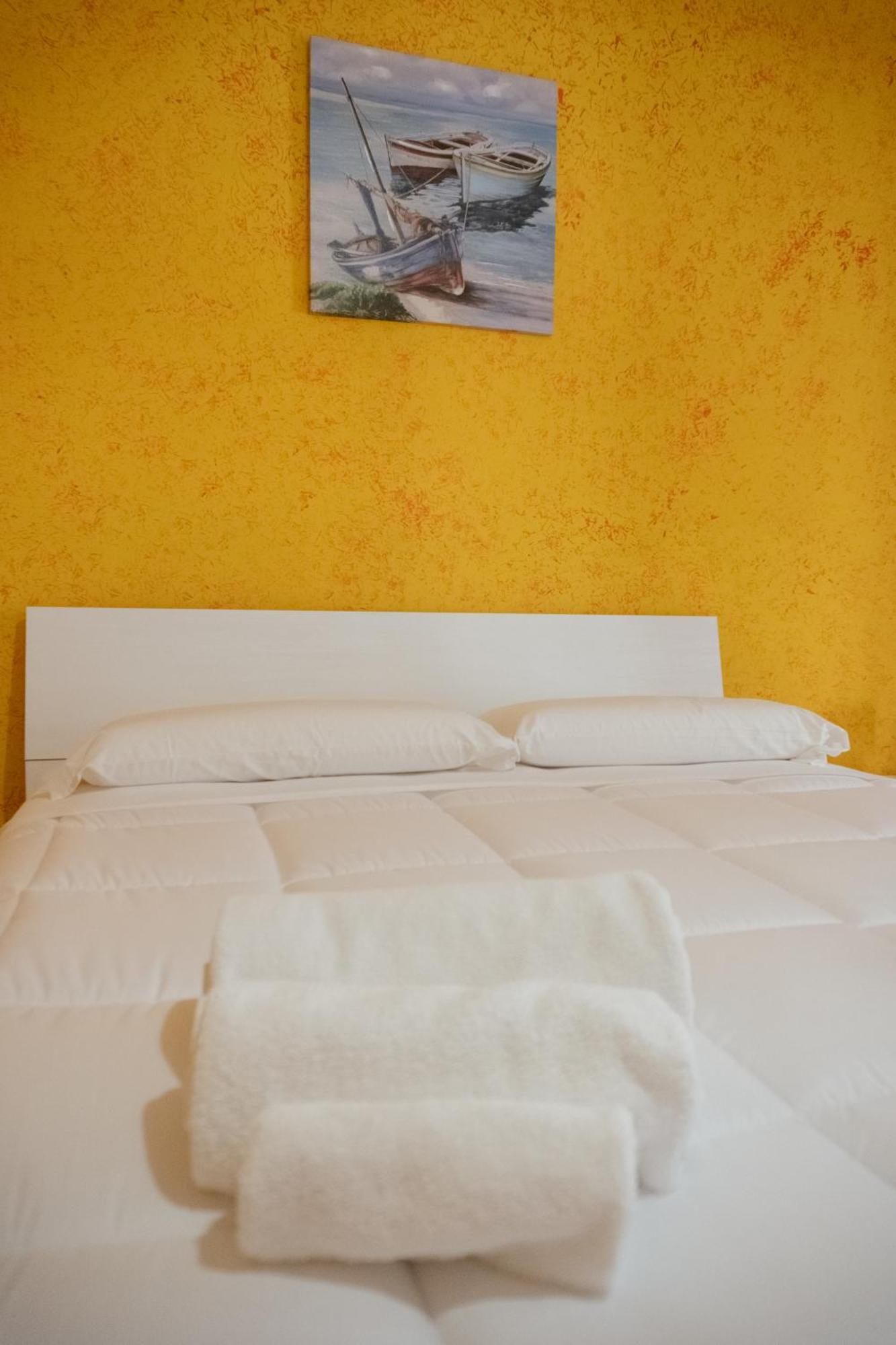 Domus Aurea Relax Room Salerno Eksteriør billede