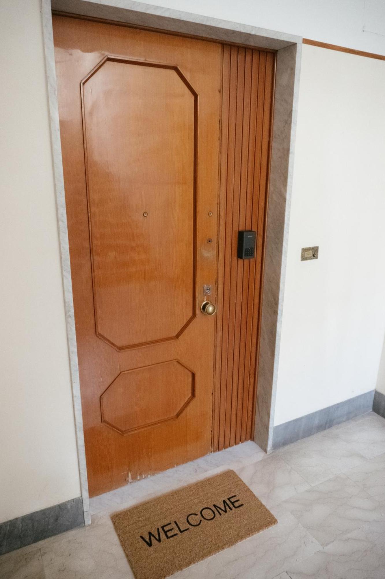 Domus Aurea Relax Room Salerno Eksteriør billede
